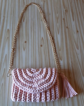Bolsa de crochê aba redonda com alça 